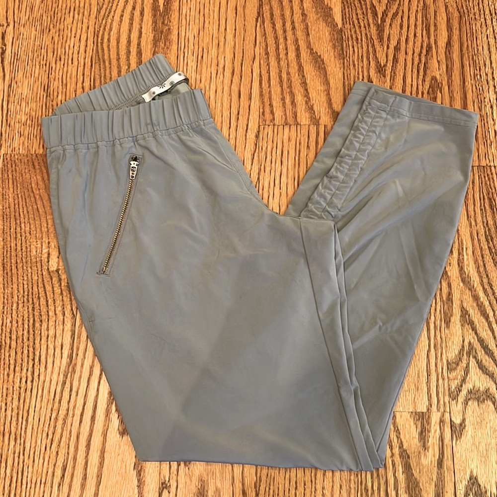 Athleta Aspire Ankle pant, light grey, size 4